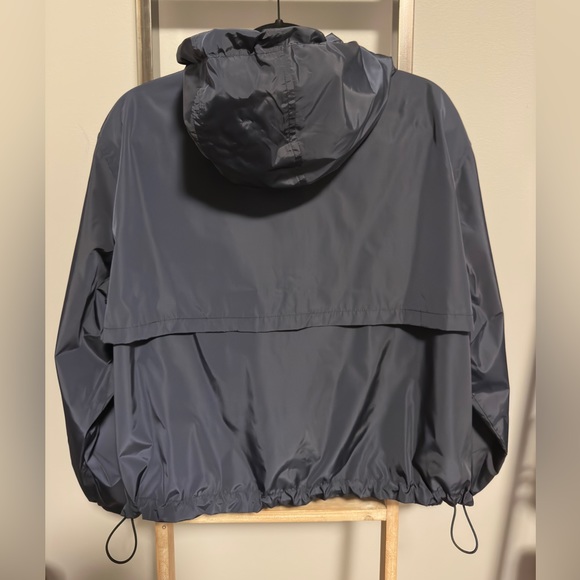 Coach - Picture 9 of 12